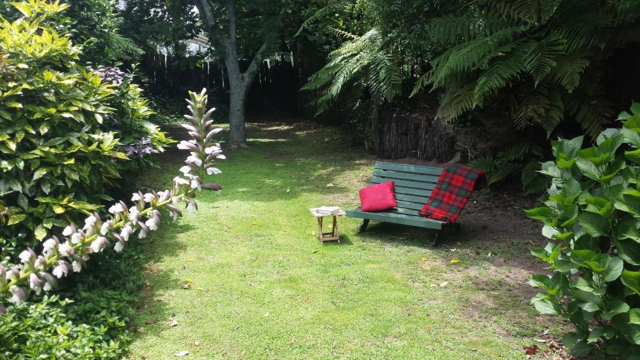 Charlies@Hilltop Deluxe Retreat Bed & Breakfast Taupo Bagian luar foto