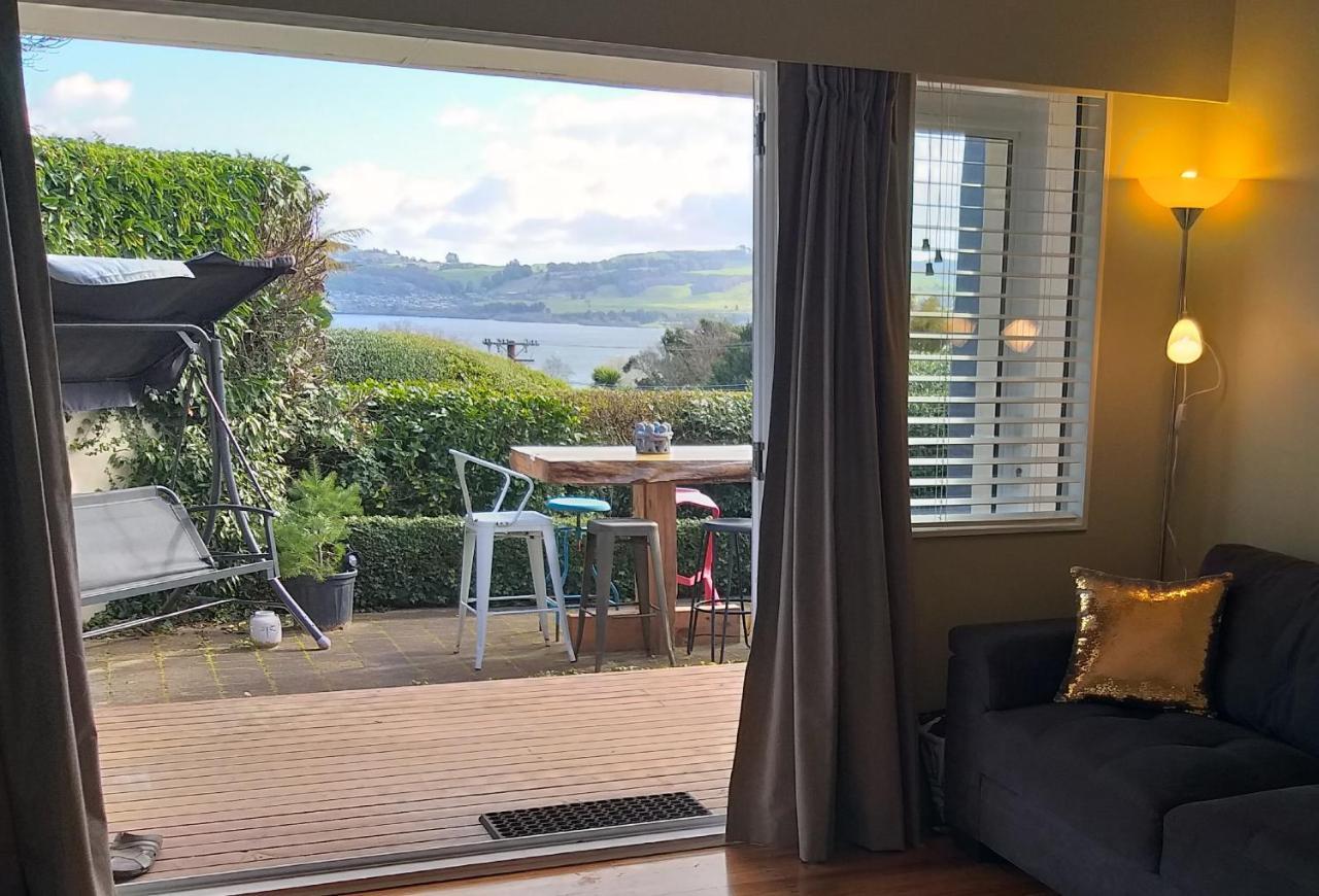 Charlies@Hilltop Deluxe Retreat Bed & Breakfast Taupo Bagian luar foto